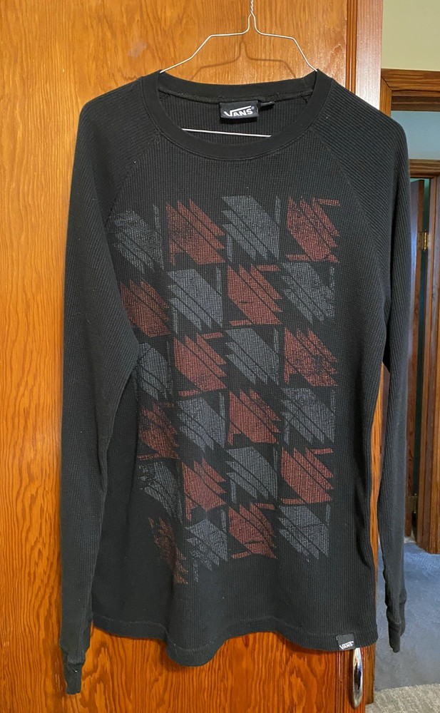 Vntg VANS Mens Large  Black Waffle Knit Thermal Long Sleeve Pullover Print Shirt