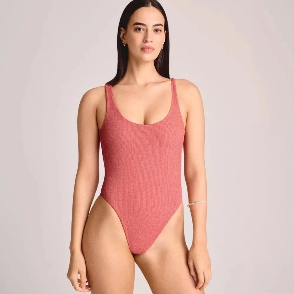 Vitamin A Women's Terracotta Textured Scoop Neck One Piece Swimsuit-Terracotta L