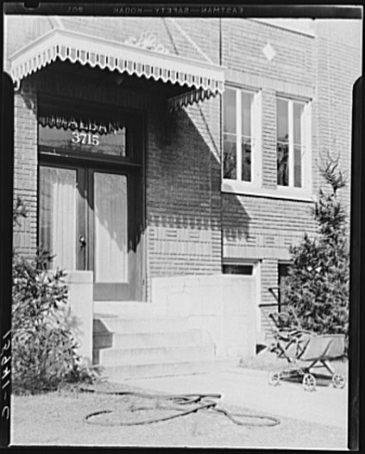 Photo:Entrance to apartment building. Washington, D.C.