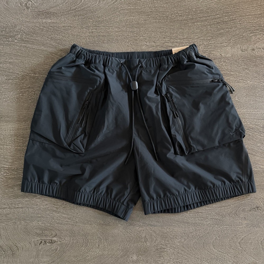 Nike Tech Super Lightweight Cargo Shorts Black Men’s Size Small HJ2946-010 NWT