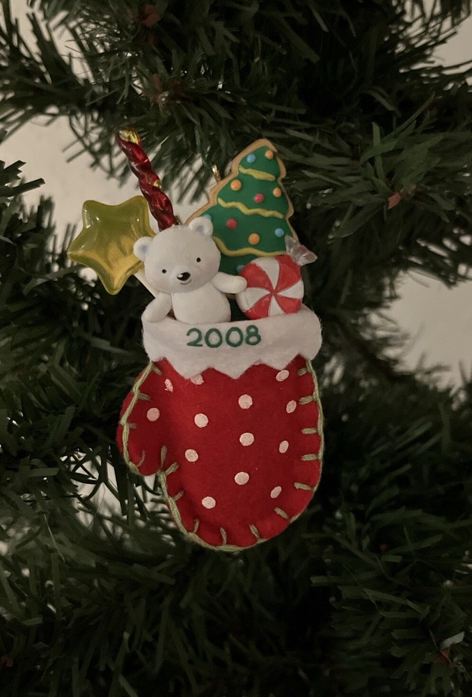 2008 Hallmark A Christmas Surprise Keepsake Ornament
