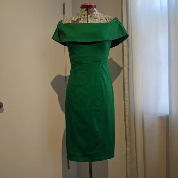 Collectif Green pencil dress size Small