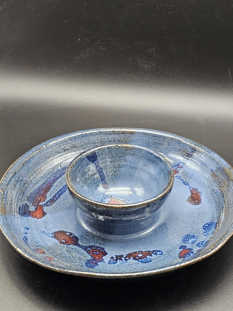 Studio Art Pottery Chip And Dip Veggie Bowl Handmade Signed Blue And Red 8.5