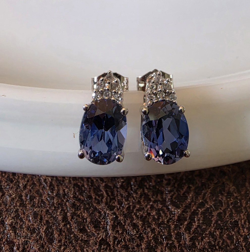 10k White Gold Sapphire And Diamond Chips Earrings, Post