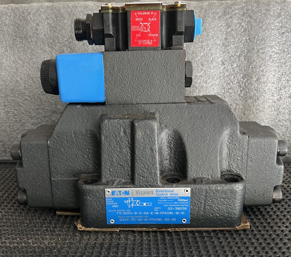 F3-DG5V-8-S-0A-E-M-FPA5WL-B-10 (02-390139) Vickers Valve - New - *Free UPS Grd!