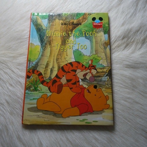 Winnie the Pooh and Tigger Too (Disney's Wonderful World of Reading) by , Accept