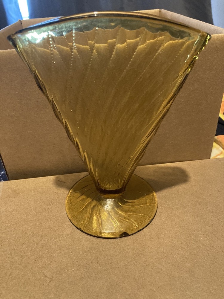VINTAGE LE Smith ROMANESQUE AMBER DEPRESSION GLASS FAN VASE BEADED SWIRLS 7.5”