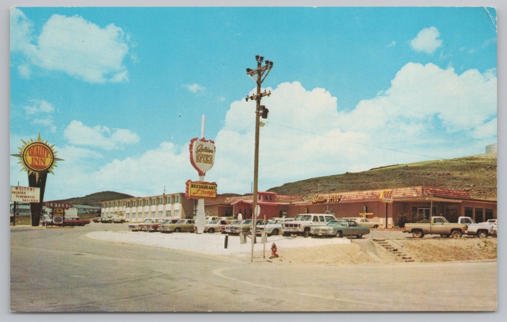 Roadside~Quality Inn @ Rawlins Wyoming~Vintage Postcard