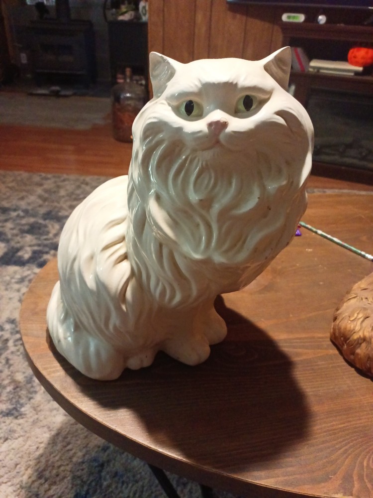 Lot of Vintage Cat Figurines Read Description