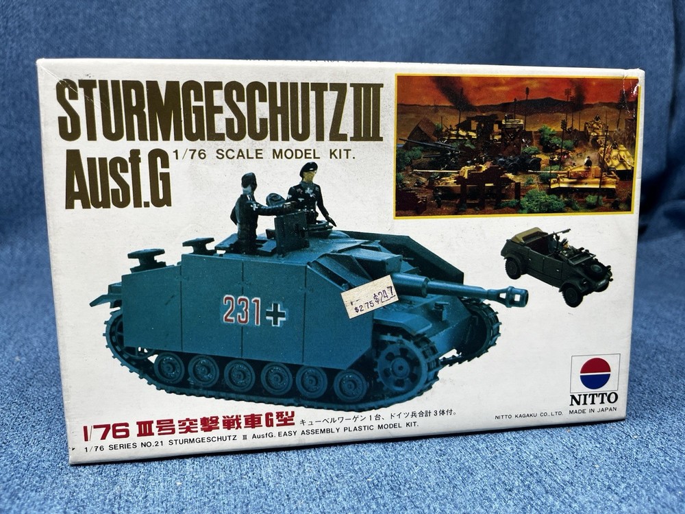 Nitto Sturmgeschutz III Australia.G 1/76 Scale Model Kit  Open Box