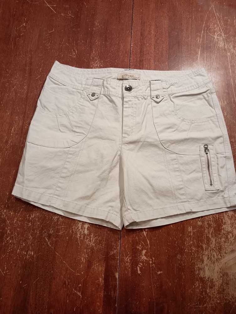 Natural Reflections Women's Off White Khaki Cargo Shorts Size 8