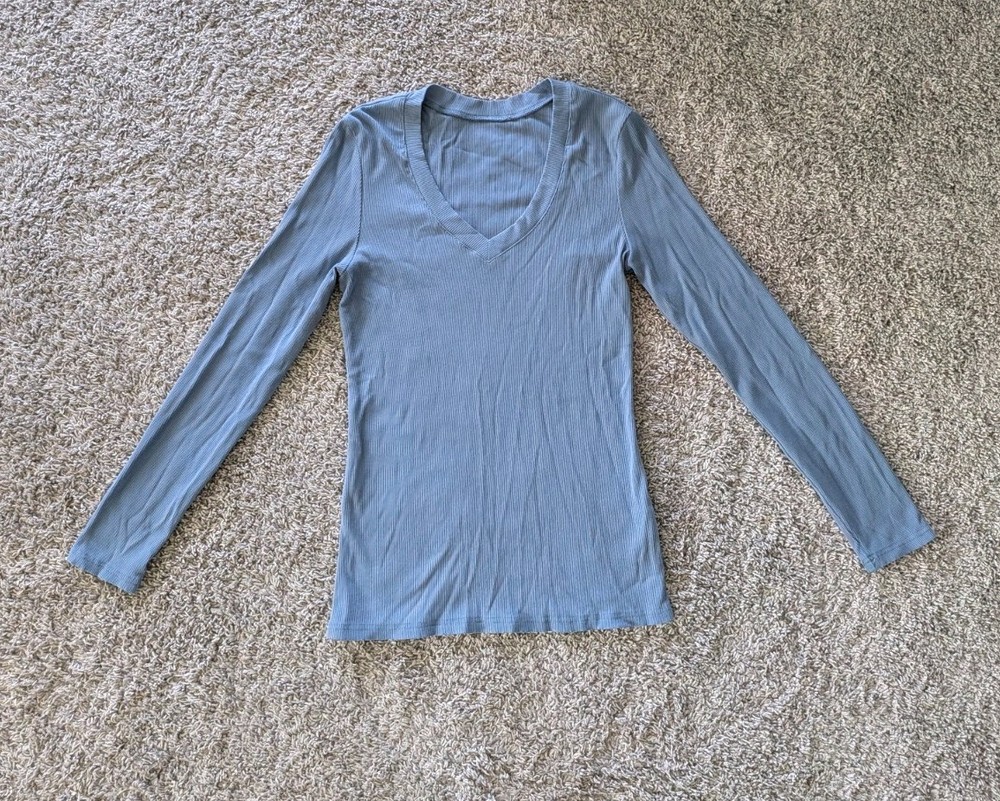 Light Blue Ribbed Knit V-Neck Long Sleeve Pullover Women's Top Size M