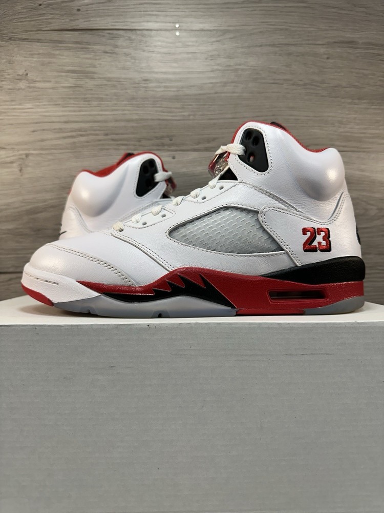 Air Jordan 5 Retro Fire Red 2025 - Size 8.5