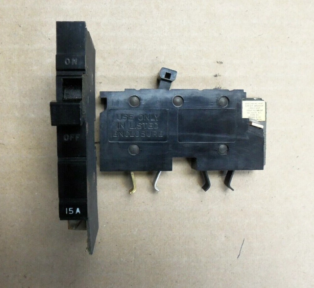 LOT OF 2 Square D XO XO115 1 Pole 15 Amp 120V Black Frame Circuit Breaker 