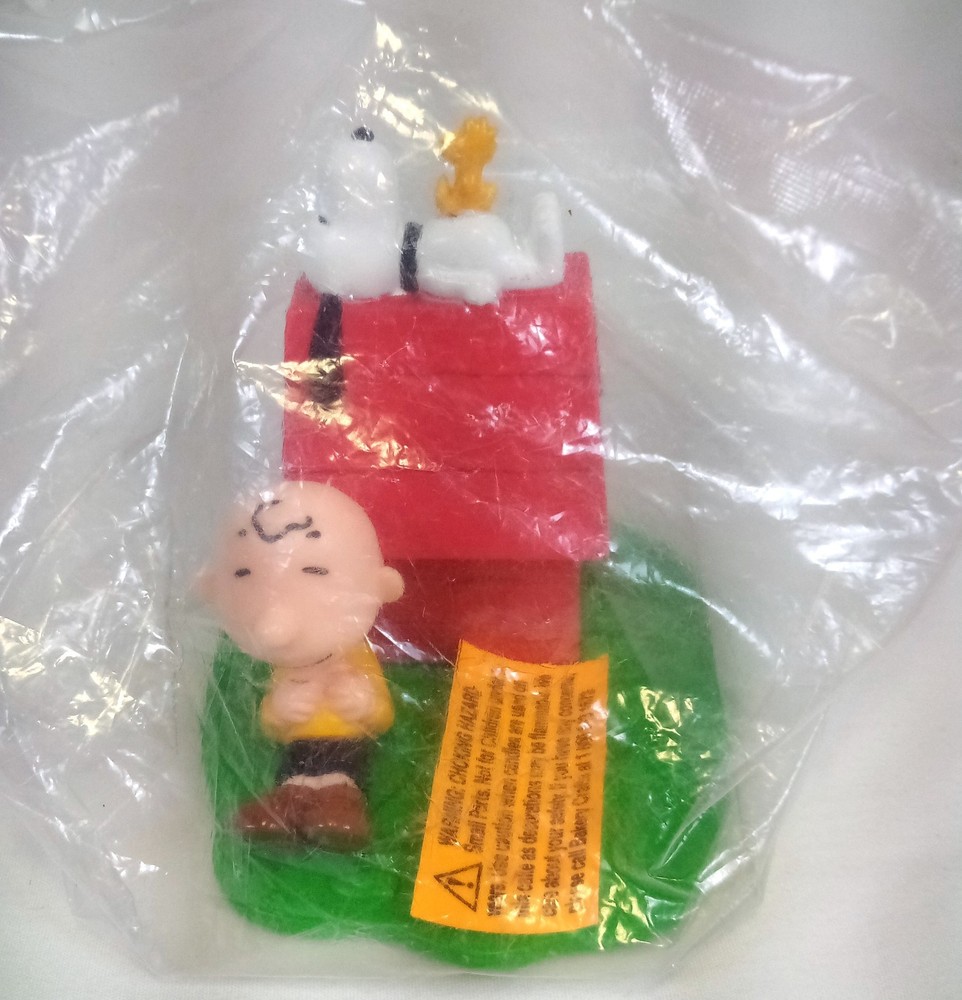 Vintage Peanuts Charlie Brown Snoopy Woodstock Doghouse Figurine In Original Bag