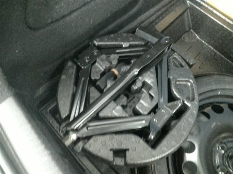 CRUZE     2017 Jack 104512275 NO FOAM TRAY NO SPARE TIRE