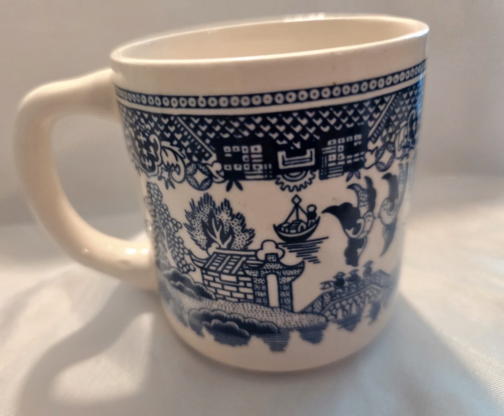 Very Pretty Vintage Blue Willow Mug Made in USA Coffee Cup