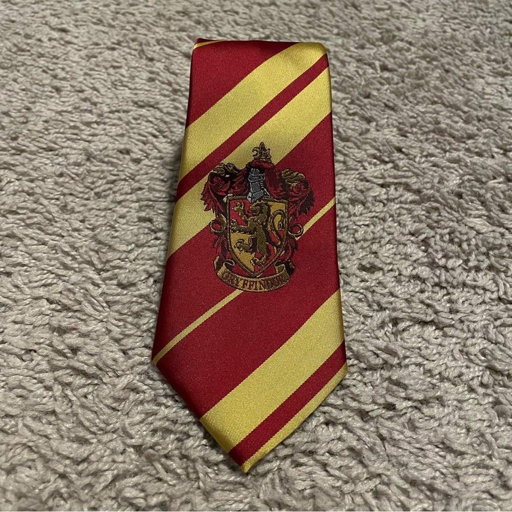 Harry Potter gryffindor striped tie red gold