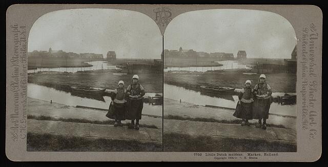 Photo:Little Dutch maidens, Marken, Holland, 1904