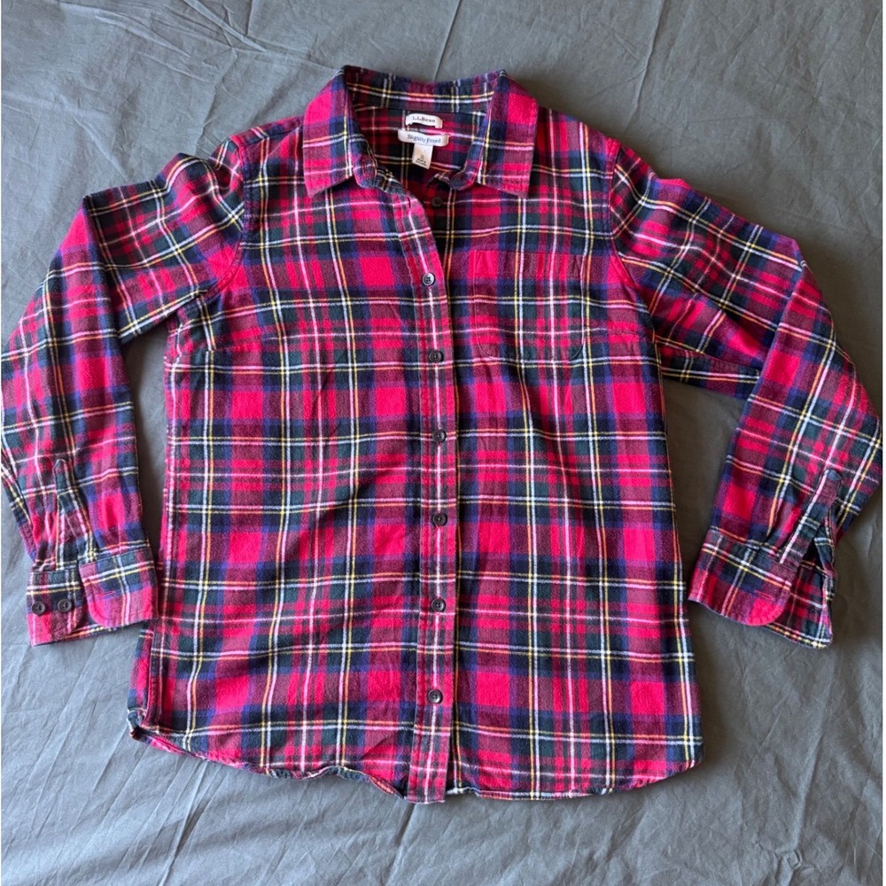LL Bean Womens M Red Tartan Plaid Flannel Shirt Slightly Fitted 100% Cotton