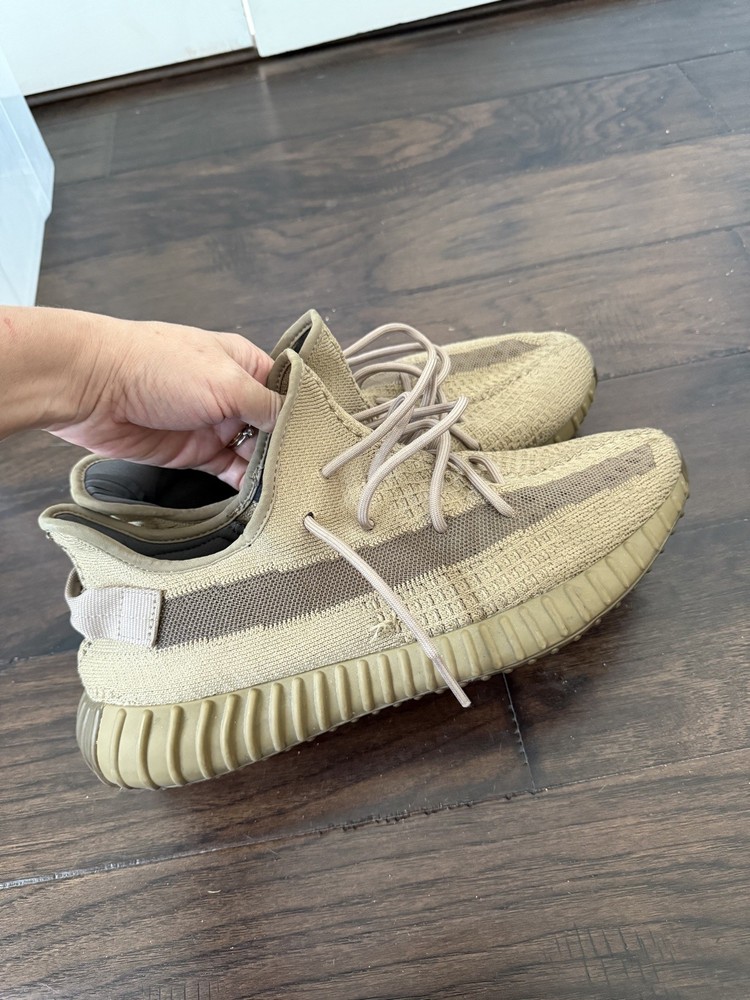 Q* Size 12.5 Men’s Adidas Yeezy Boost 350 V2 Brown