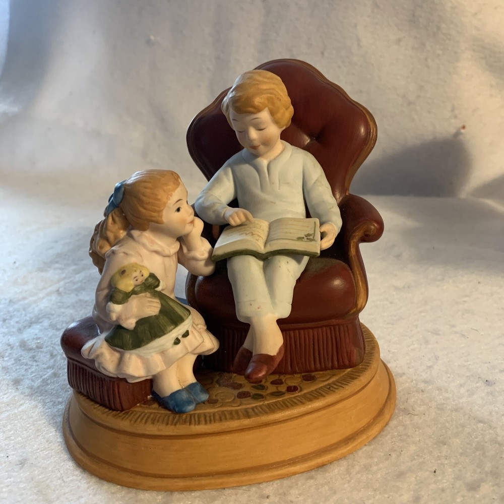 Vintage Avon Christmas Memories Series 1983 Porcelain Figurine 3rd in the Series