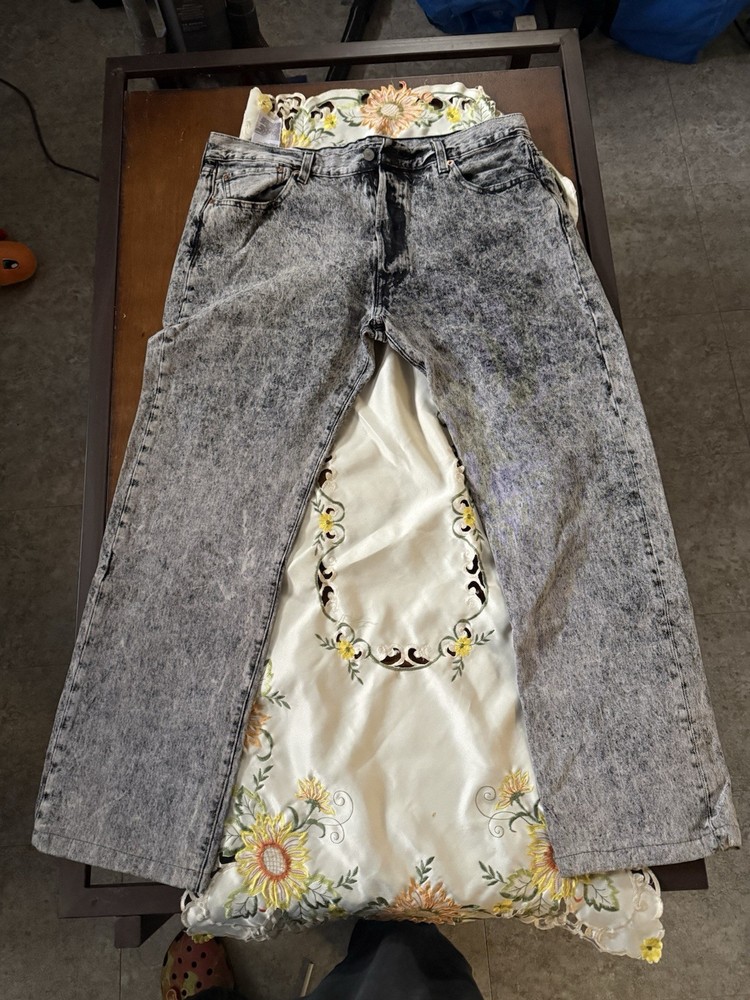 Acid Washed 501 Levi’s-image