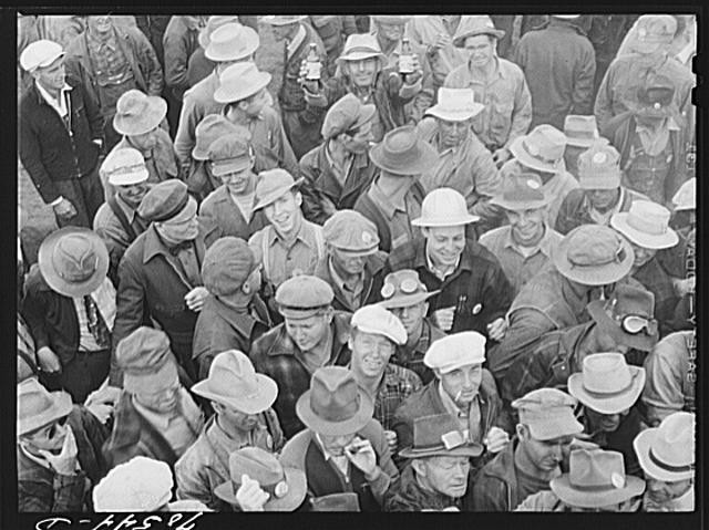 Photo:Workmen at the Umatilla ordnance depot. Hermiston, Oregon