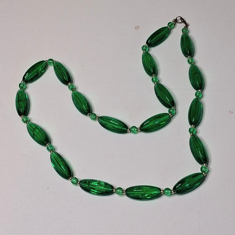 Emerald Green Glass Bead Necklace Mid-Century Modern Oval Rice Beads Vintage