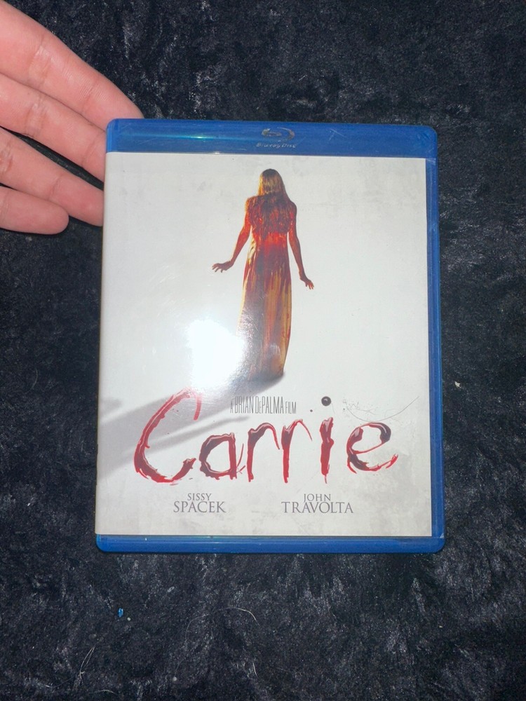 Carrie Limited, Edition Art Cover Blue Ray Disc open, never used great condion