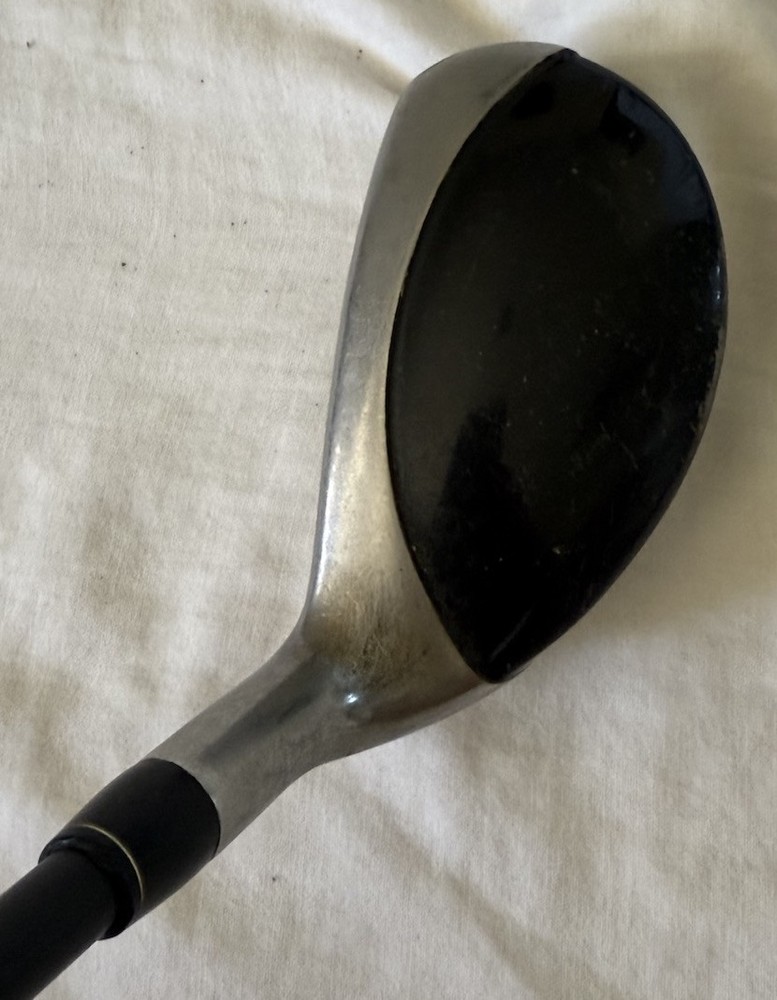 Taylormade Rescue Mid - 22 Degree 4 Hybrid - R Flex Graphite Shaft - RH