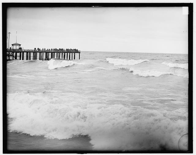 Watching surf,ocean pier,Asbury Park,New Jersey,NJ,Detroit Publishing Co,1900