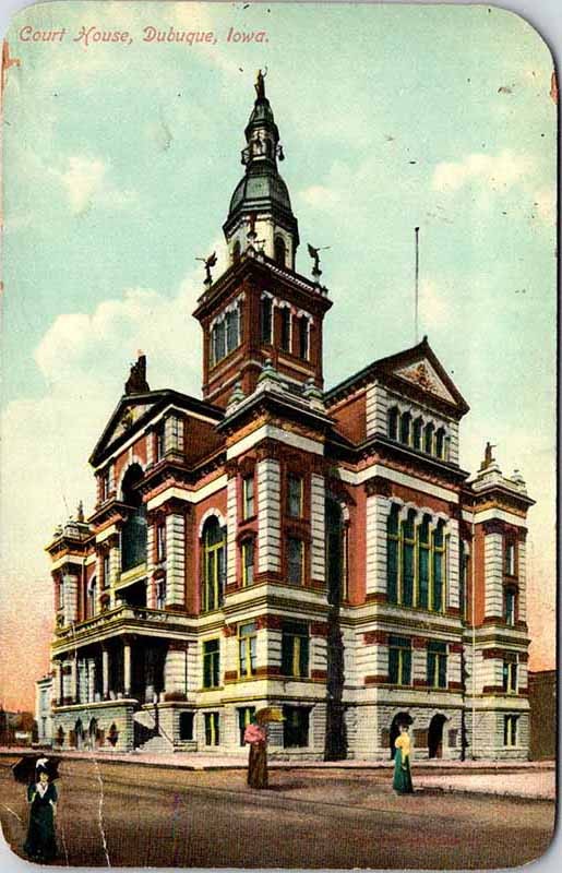Postcard COURT HOUSE SCENE Dubuque Iowa IA m/09 AL5114