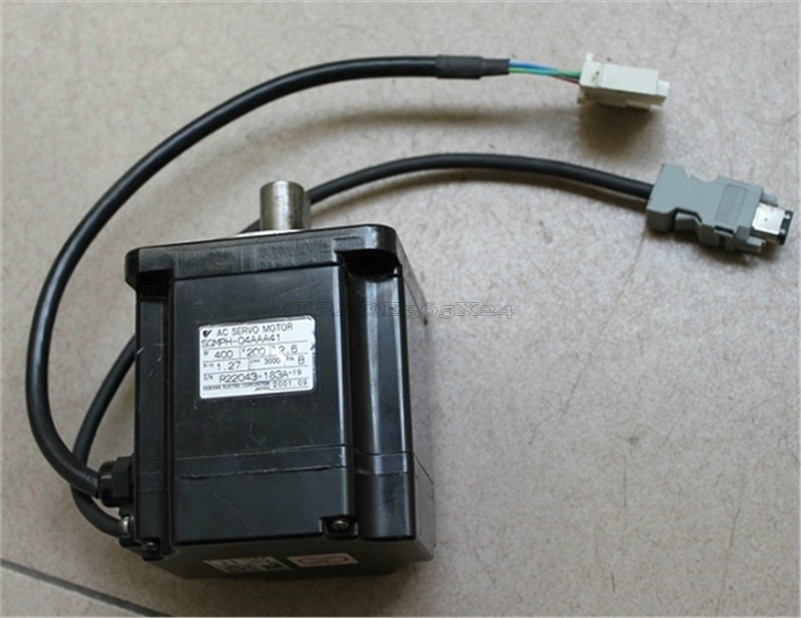 1Pcs Used Yaskawa Servo Motor SGMPH-04AAA41 400W Plc Module zz