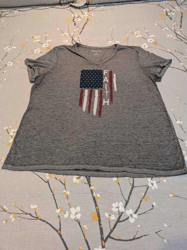 Lincoln Outfitters women's Sz XL Patriotic Faith T-Shirt. July 4th Ready!