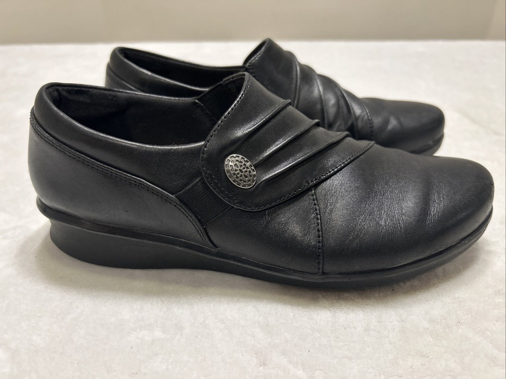 Clarks Women’s Shoes Size 7.5 Black Leather Slip On Loafers Wedge Heel Casual