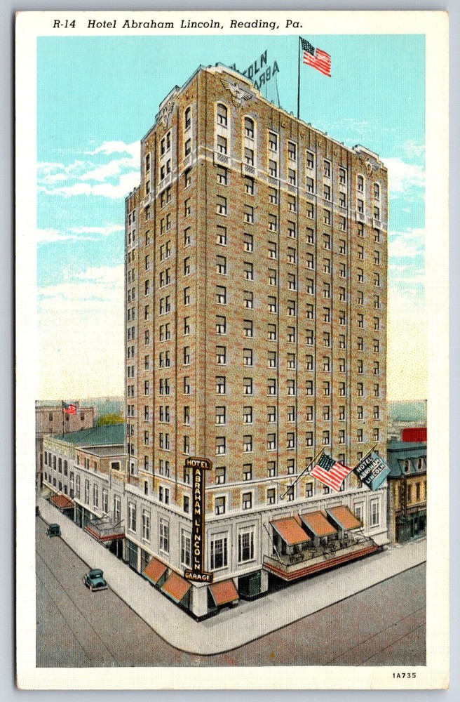 Reading Pennsylvania~Hotel Abraham Lincoln Street View~Vintage Linen Postcard