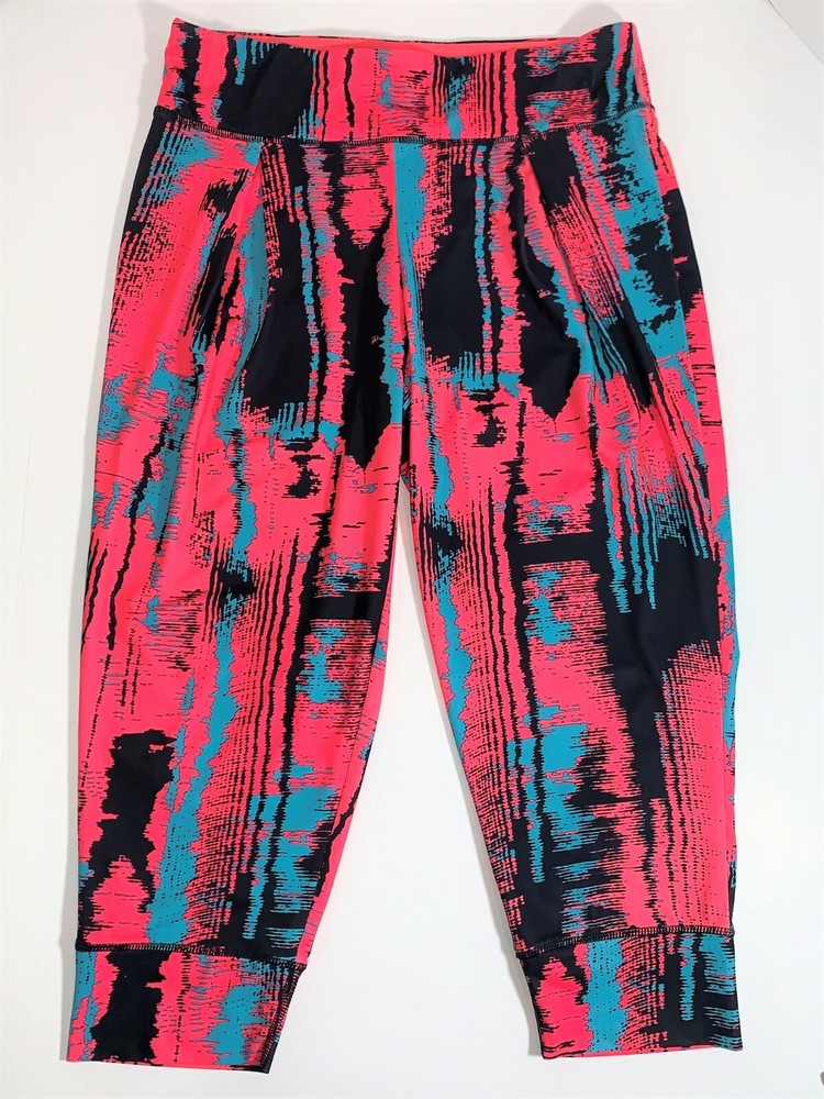 Fabletics Yogi Yoga Capri Cropped Gym Pants for Women in Pink Black Blue