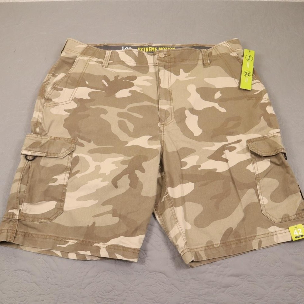New Lee Extreme Motion Cargo Shorts Mens 42 Beige Camo Stretch Pockets Relaxed