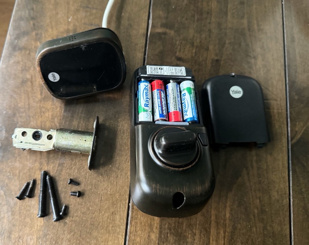 Yale Assure Lock 2 Touchscreen Keyless Entry Smart Lock Black YRD450-BSP Battery Included