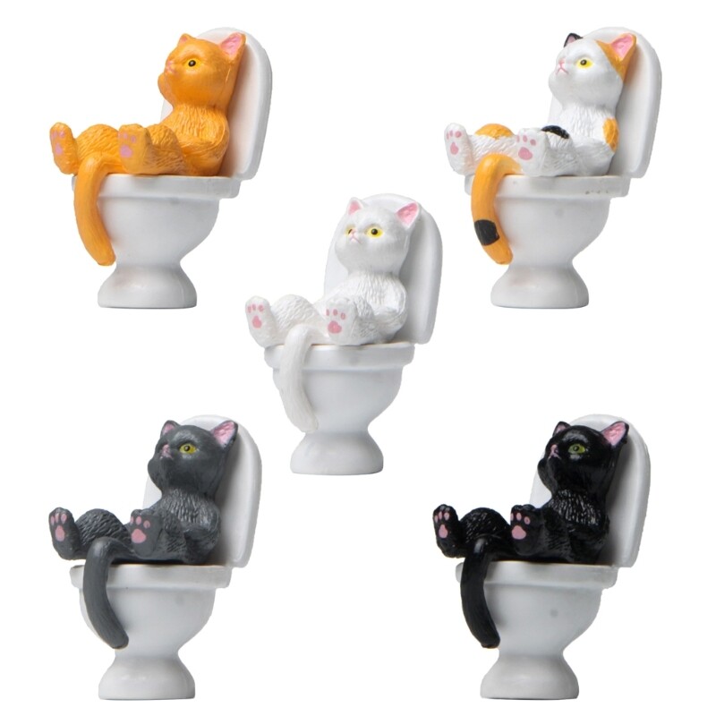 on Toilet Resin Action Figure Home Decorations Dollhouse Landscape Accessory