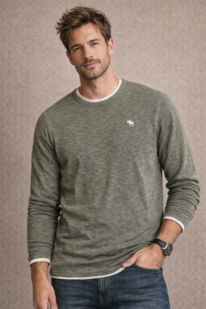 Abercrombie & Fitch Men’s Long Sleeve Knit Crewneck – Size Medium
