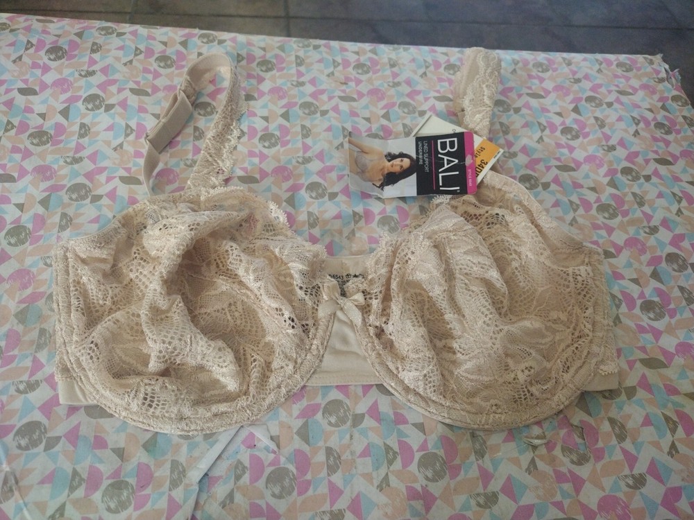 Women's Bra Lined Support Bali Brand Size 34DD Underwire NWT!