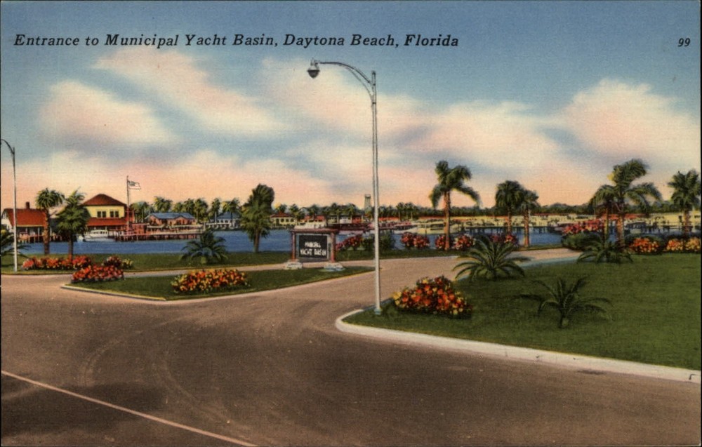 Daytona Beach Florida Entrance Municipal Yacht Basin flag ~ 1940s linen postcard