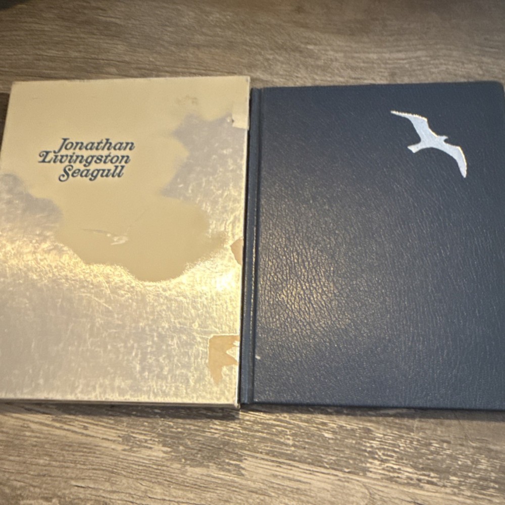 Richard Bach Jonathan Livingston Seagull Hardcover Novel w/ Slipcase