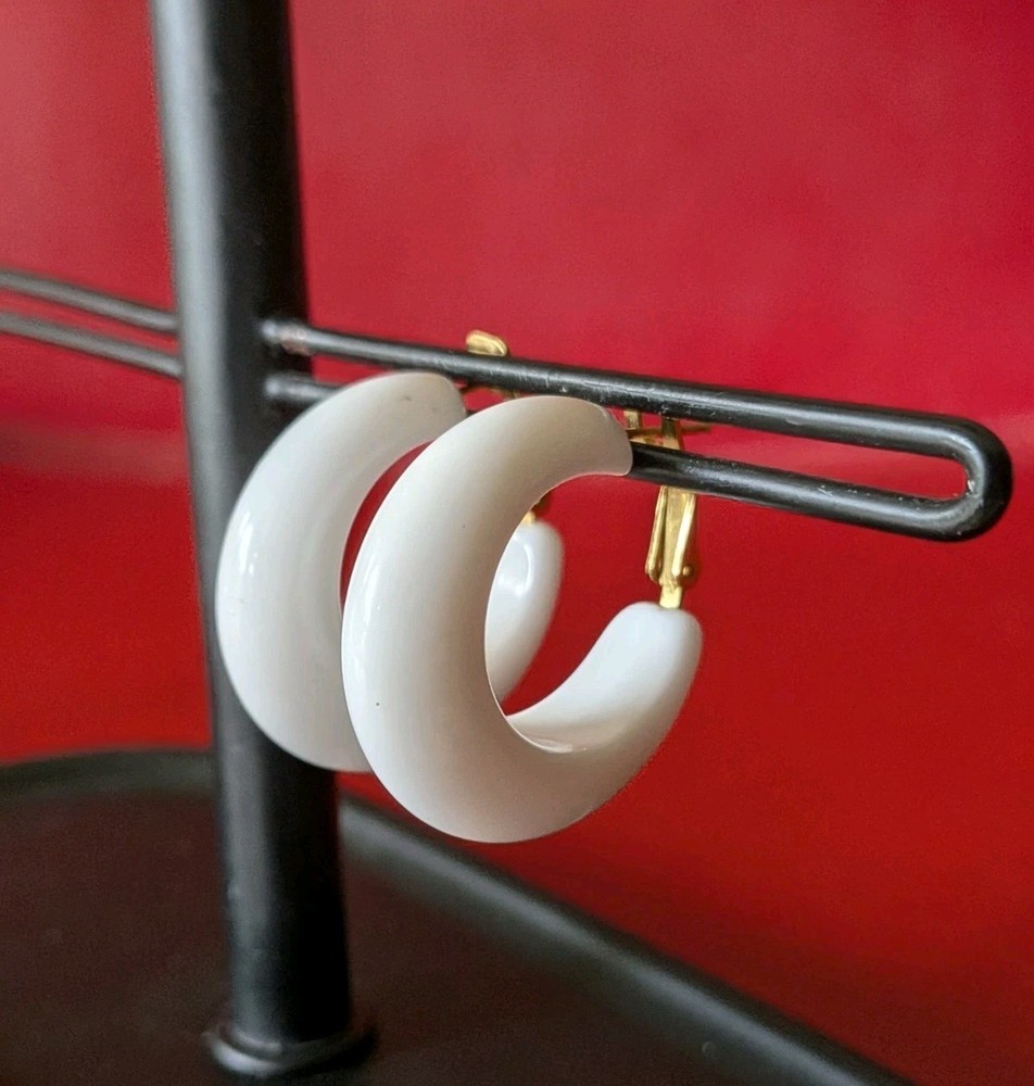 Vintage Classic TRIFARI Acrylic WHITE Hoop Gold Tone 1 ¼