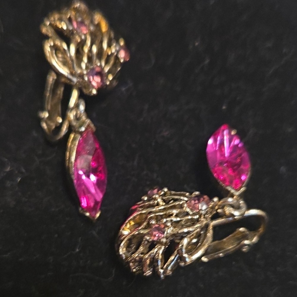 Vintage Dangle Drop Earrings Clip-On Gold Pink Marquise Rhinestone Metal Fashion