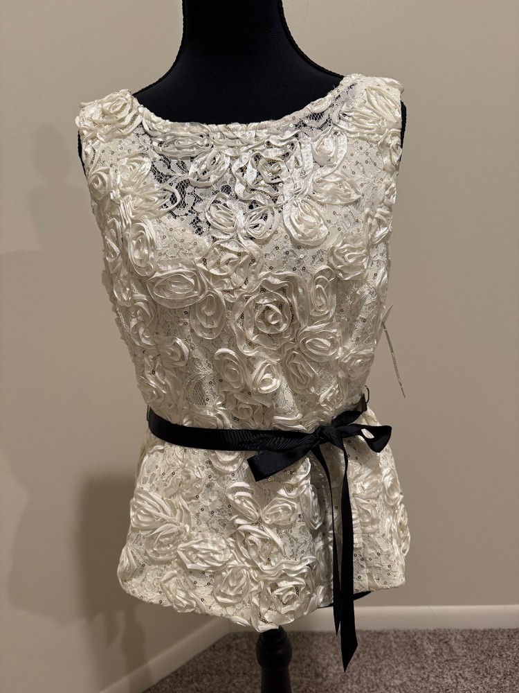 Elegant Cream Sleeveless Rose and Lace Floral Top with Black Tie Waist