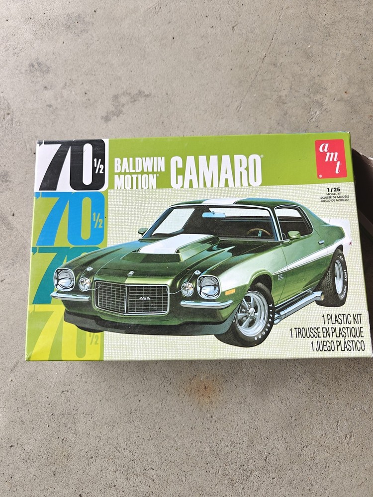 AMT 1/25 scale plastic model kit 1970 1/2 Baldwin Motion Camaro, Dark Green