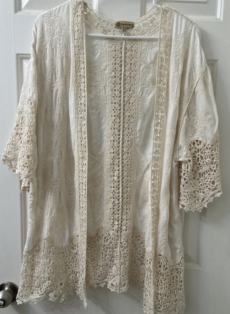 Democracy Ivory Crochet Lace Open Front Kimono Woman’s S/M 3/4 Sleeve